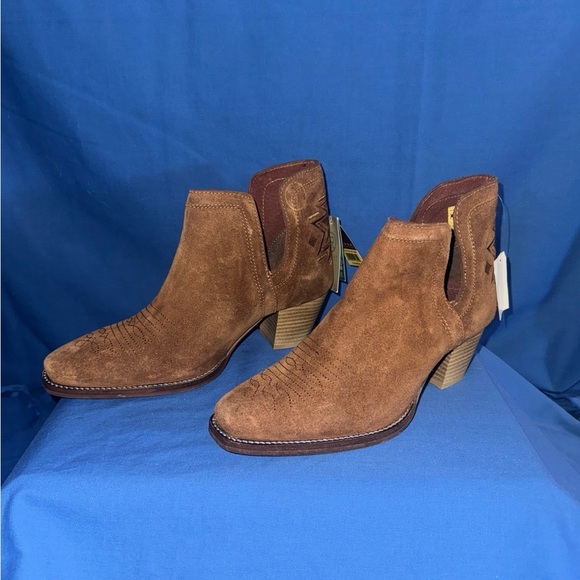 NWT Women’s Size 8 Roper Aztec Suede Brown Ankle Boots - Picture 2 of 7